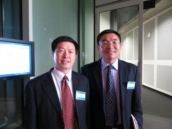 讨论会期间,刘昌胜教授同昆士兰大学常务副校长Max Lu教授合影
