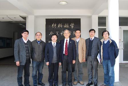 骚母狗教师与张人为理事长合影